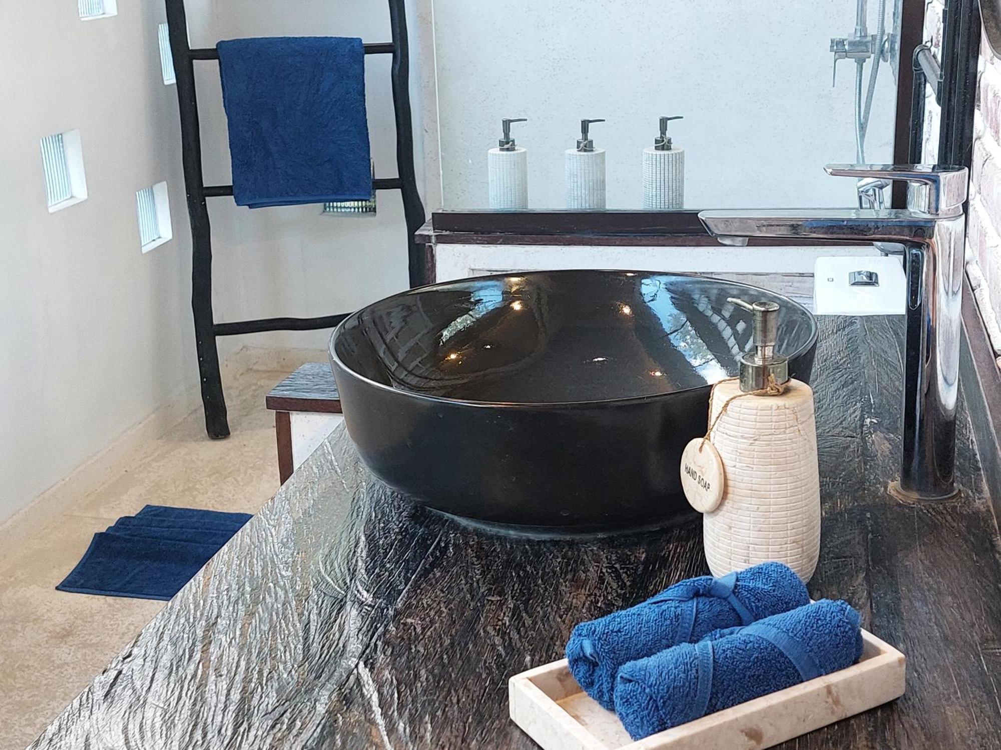Spaces Bali Unique Boutique Hotel Munggu 객실 사진